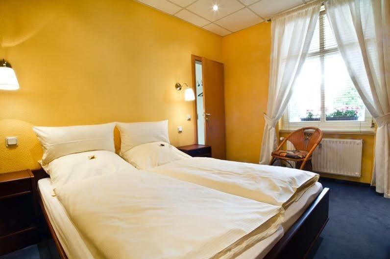 Landhotel Zum Pottkuchen Kalbe  Zewnętrze zdjęcie