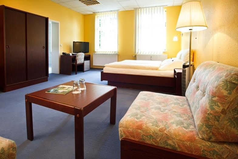 Landhotel Zum Pottkuchen Kalbe  Zewnętrze zdjęcie
